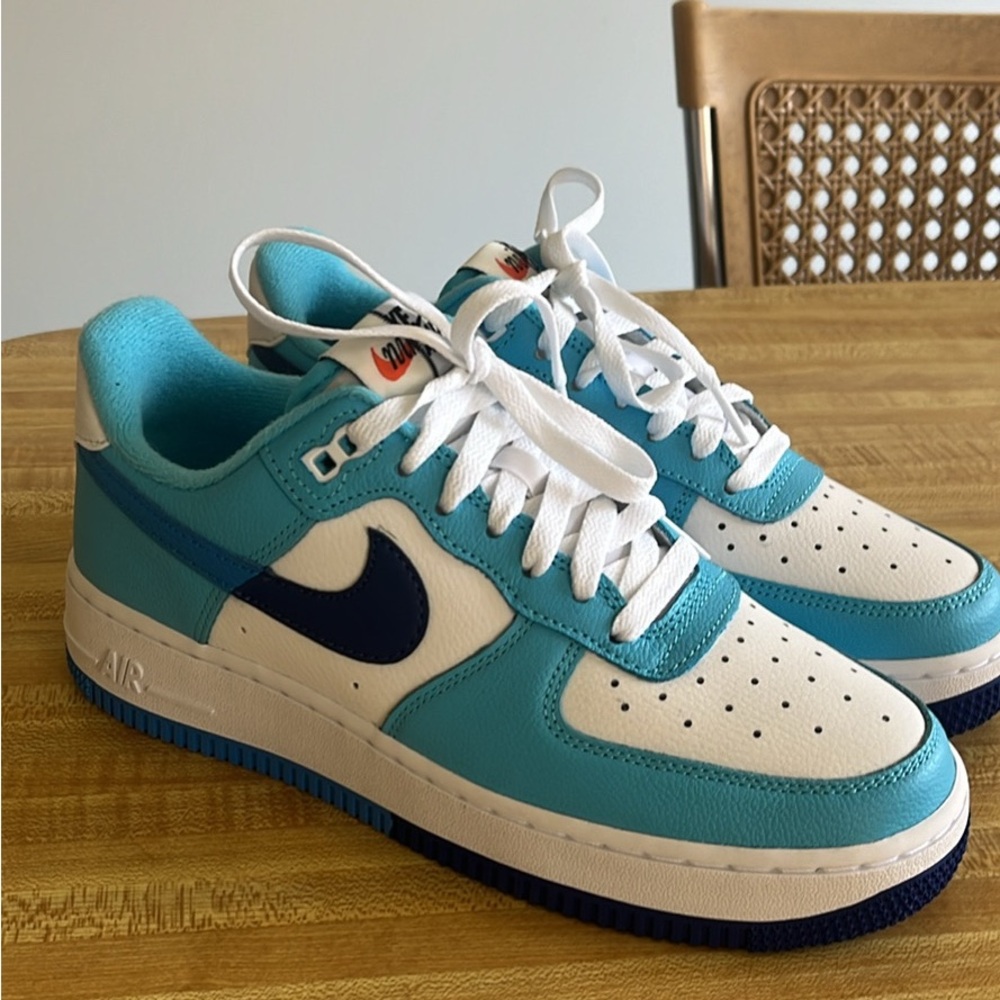 Nike Air Force 1 LV8 Light blue size 6.5 men’s / women’s size 8